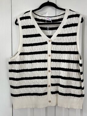 WHNOLL Striped Cable-Knit V-Neck Cardigan in Black & White